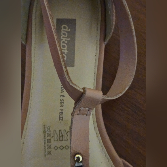 Dakota Pink Open Toe Sandals with Silver Embellishment Size 7 Like New! - Picture 6 of 8